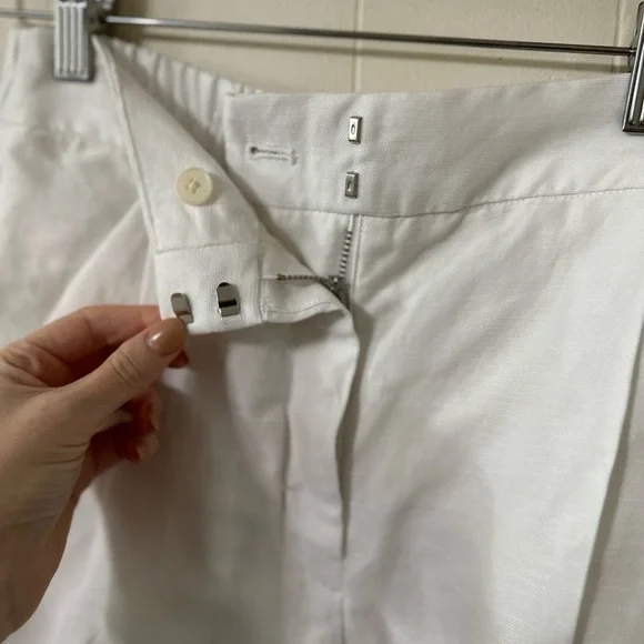 Wilfred Aritzia white high rise linen blend trouser shorts (2) - Picture 7 of 8